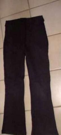 Zwarte broek in leggingstof (maat 122)