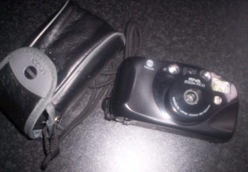 Nauwelijks gebruikt: Minolta fototoestel : riva zoom PICO