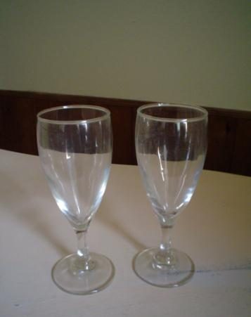 Twee aperitief glazen.