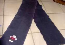 Donkerblauwe sjaal met beertje op