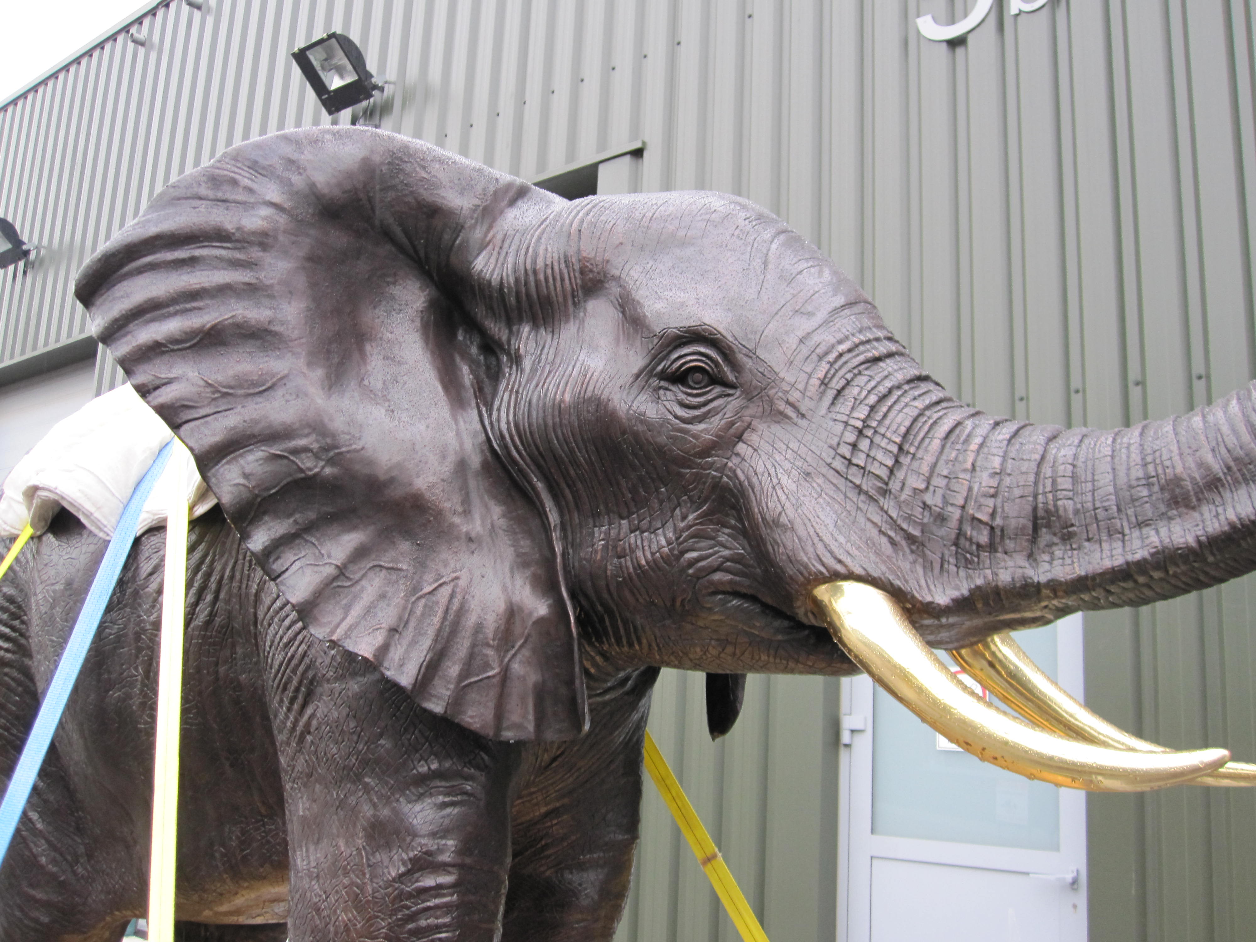 bronzen olifant