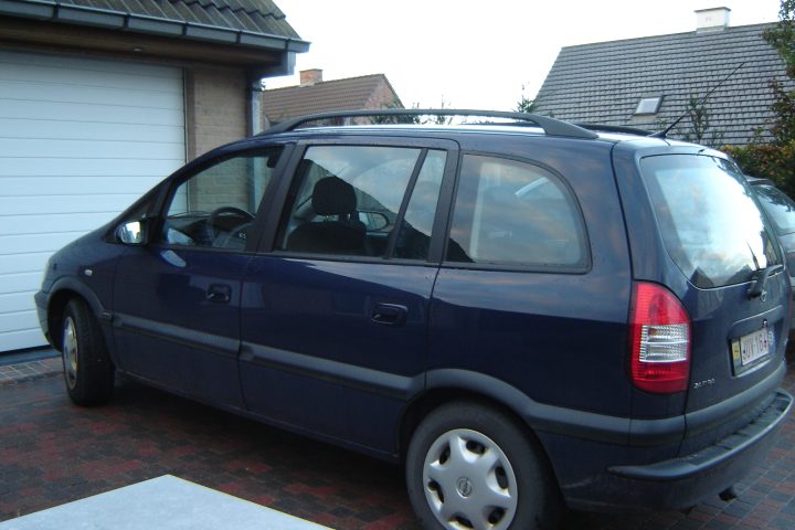 Opel Zafira Comfort 2.0 DTi (2003)