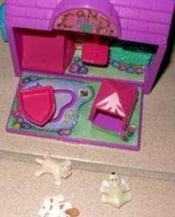 Pound puppies huisje met 3 diertjes