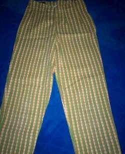 Groen en geel gestreepte aansluitende pantalon