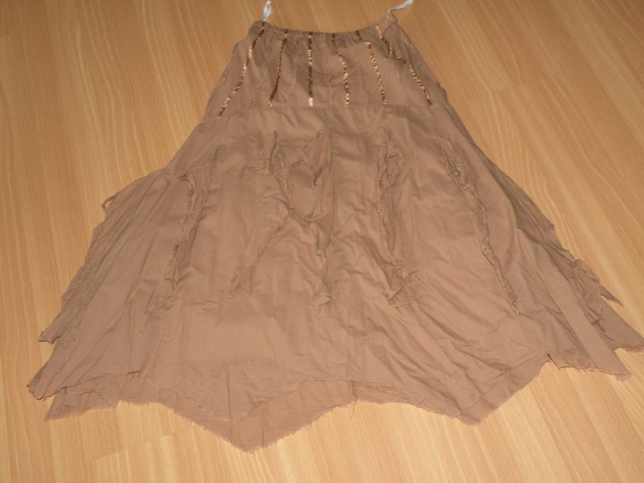 Moderne lichtbruine asymmetrische rok maat38 