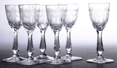 6 DUITSE LIKEURKELKJES MET GEGRAVEERD EMPIREDECOR