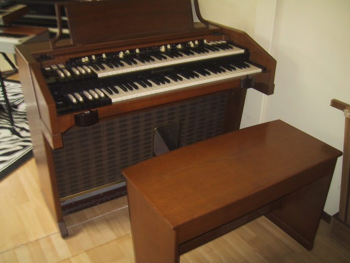 Hammond A100 organ