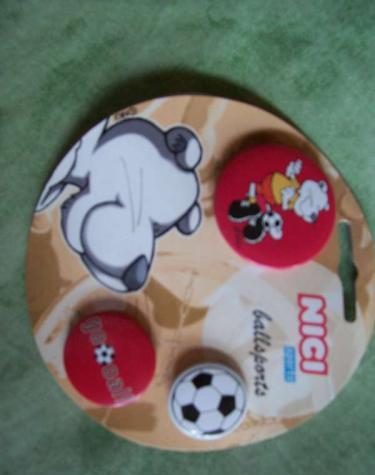 set van 3voetbal pins