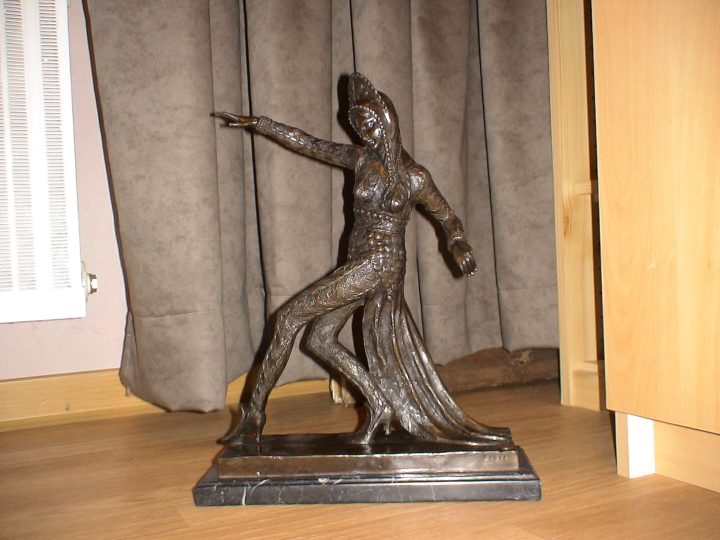 Bronzen Art Deco beeld C.Mirval