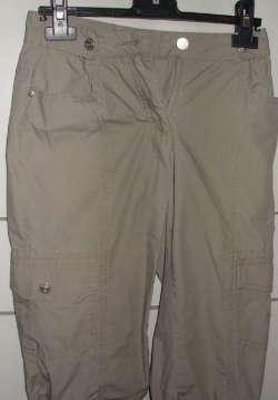 Beige halflange broek (maat 146)