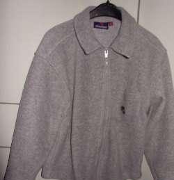 Grijs fleece vestje (8 jaar)