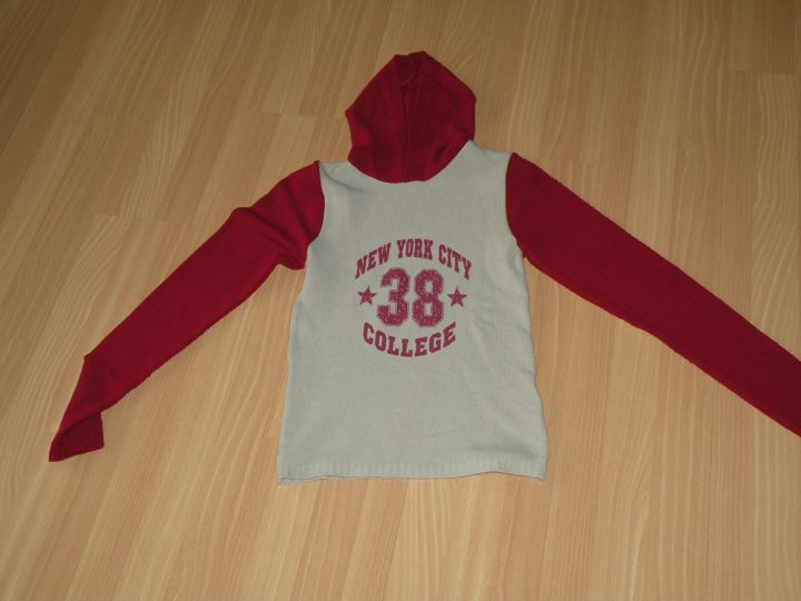 MODERNE trui met kap  m40  