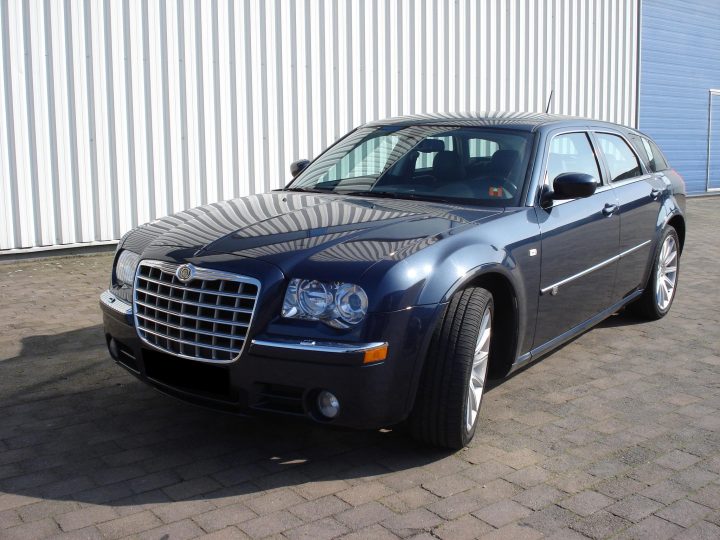 Chrysler 300C Touring SRT-design