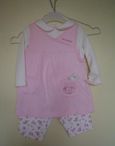Zeer mooi ensemble"Baby club"nr 5 Weggeefprijs!!