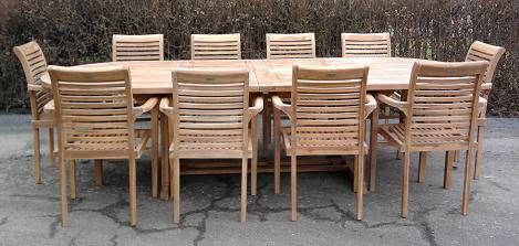 Tafel 200/250/300/120/4 cm met 10 eddy Stapelstoelen