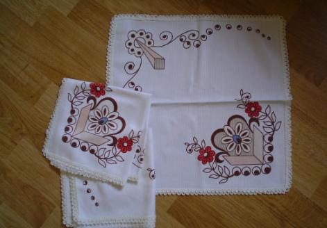 Drie mooie sierkleedjes nr 29.Stuntprijs!!!!