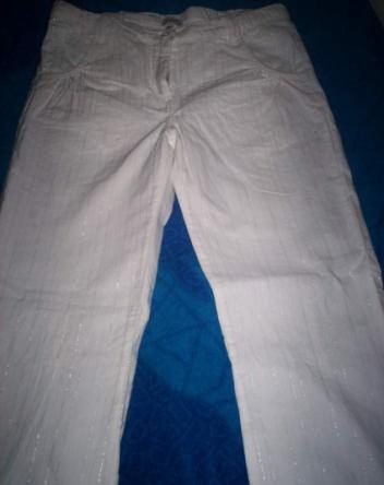 Nieuw staat, witte pantalon merk CKS maat 164