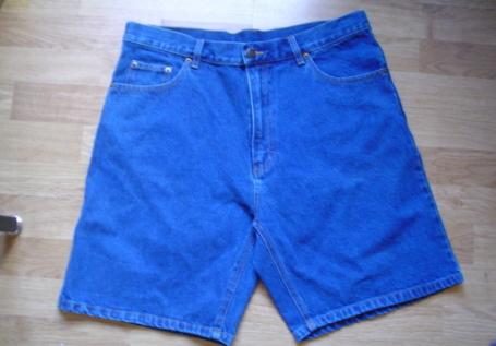 Zeer mooie jeansshort"Men'sClassic" nr1.weggeefprijs!!!!