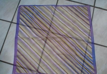 Zeer mooi sjaaltje. (Foulard) nr 89