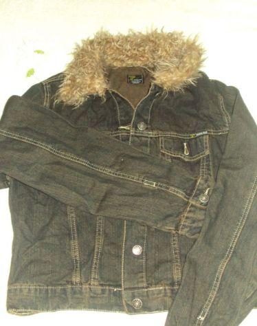 Bruine jeansvest maat L (komt overeen met 14-16 jaar)