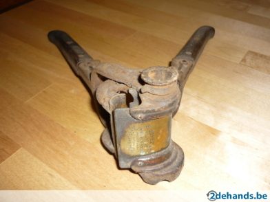 Bouchonneuse (om kurken in een fles te stoppen)