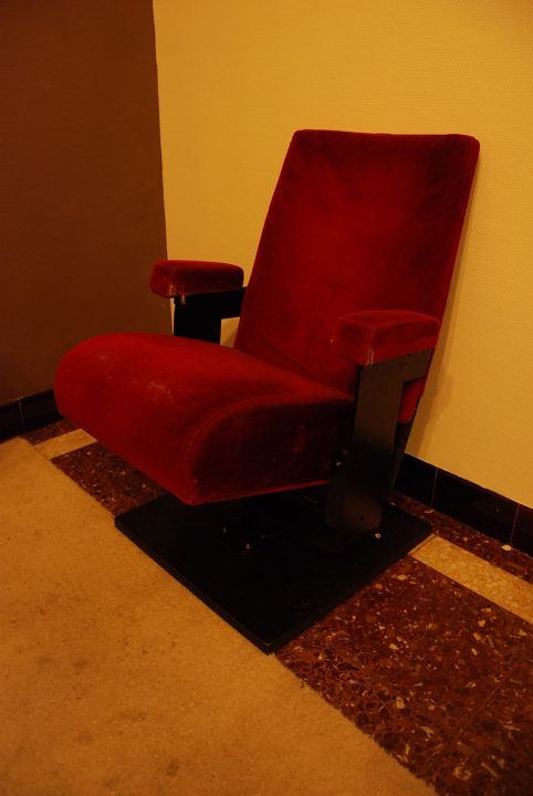 Antieke theaterstoelen
