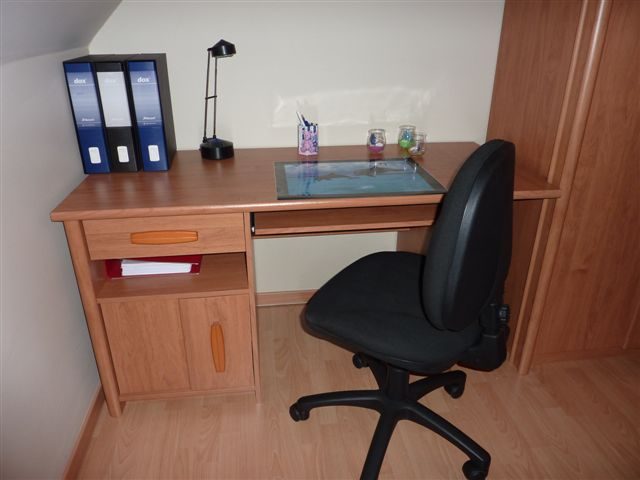 Te koop wegens verhuis : 2 identieke jeugdkamers. Kunnen ook apart gekocht worden.  