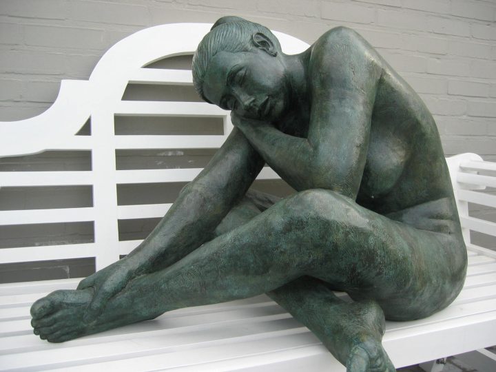 bronzen dame