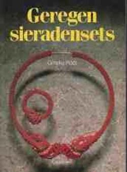 Geregen sieradensets, Gineke Root