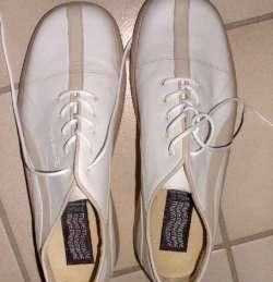 NIEUW : Beige sportieve schoen met veters