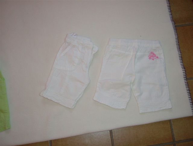  2 witte broekjes, maat 80
