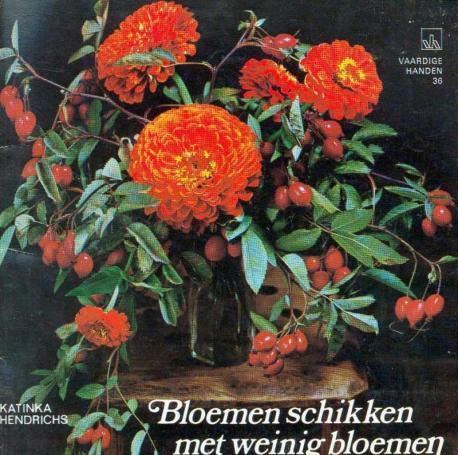 Bloemen schikken met weinig bloemen, katinka hendrichs