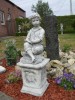 Foto 1 van Tuinbeelden Jefke op zuil, uit beton