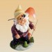 Foto 1 van Dode tuinkabouters : Tuinkabouter met pijl door hoofd