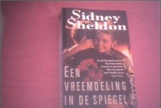 Een vreemdeling in de spiegel - Sidney Sheldon