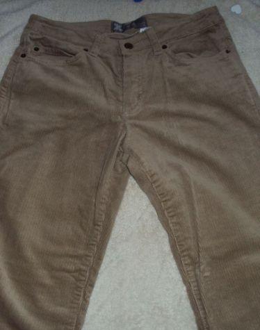 Ribfluwele pantalon voor 14 jaar