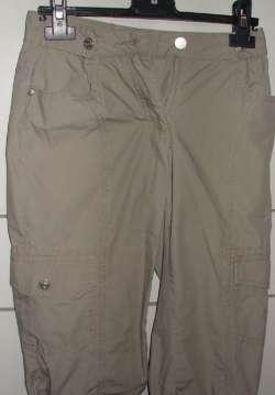 Beige halflange broek (maat 146)