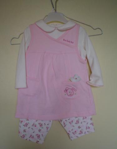 Zeer mooi ensemble"Baby club"nr 5 Weggeefprijs!!