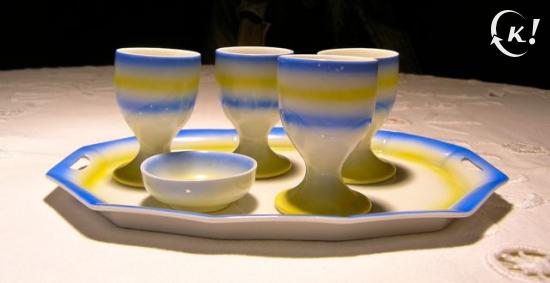 ART DECO SET 4 EIERDOPJES OP SCHAALTJE