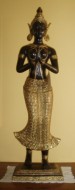 Foto 2 van  boedha biddende vrouw