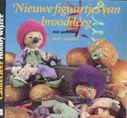 Nieuwe figuurtjes van brooddeeg met patronen