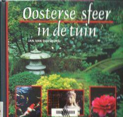 Oosterse sfeer in de tuin, Jan Van Doesburg