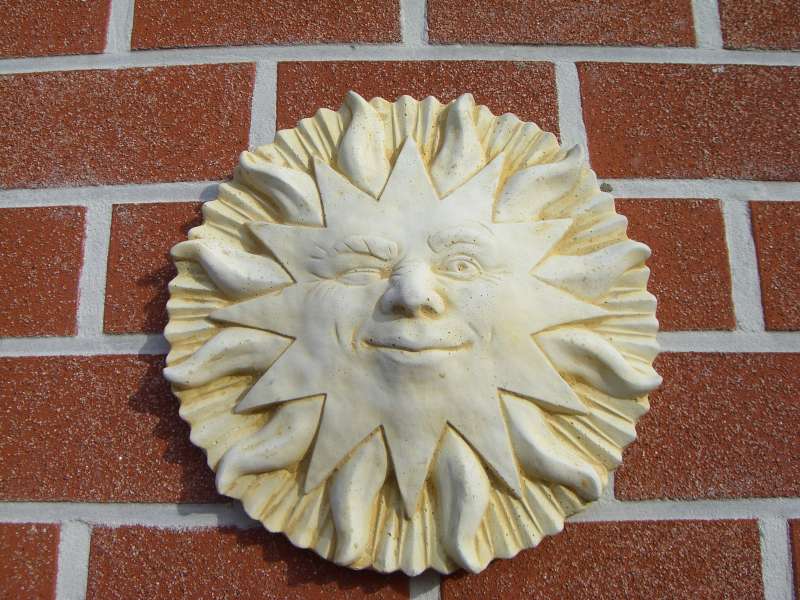 Tuinbeelden Zon uit beton 