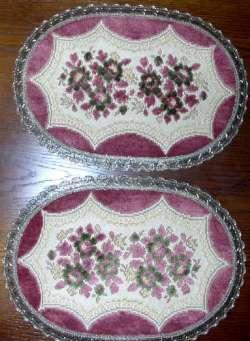 2 ovale doekjes (± 34 cm./24 cm.)