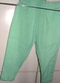 Groene legging (maat 68)