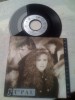 Foto 1 van T'PAU China in your hand