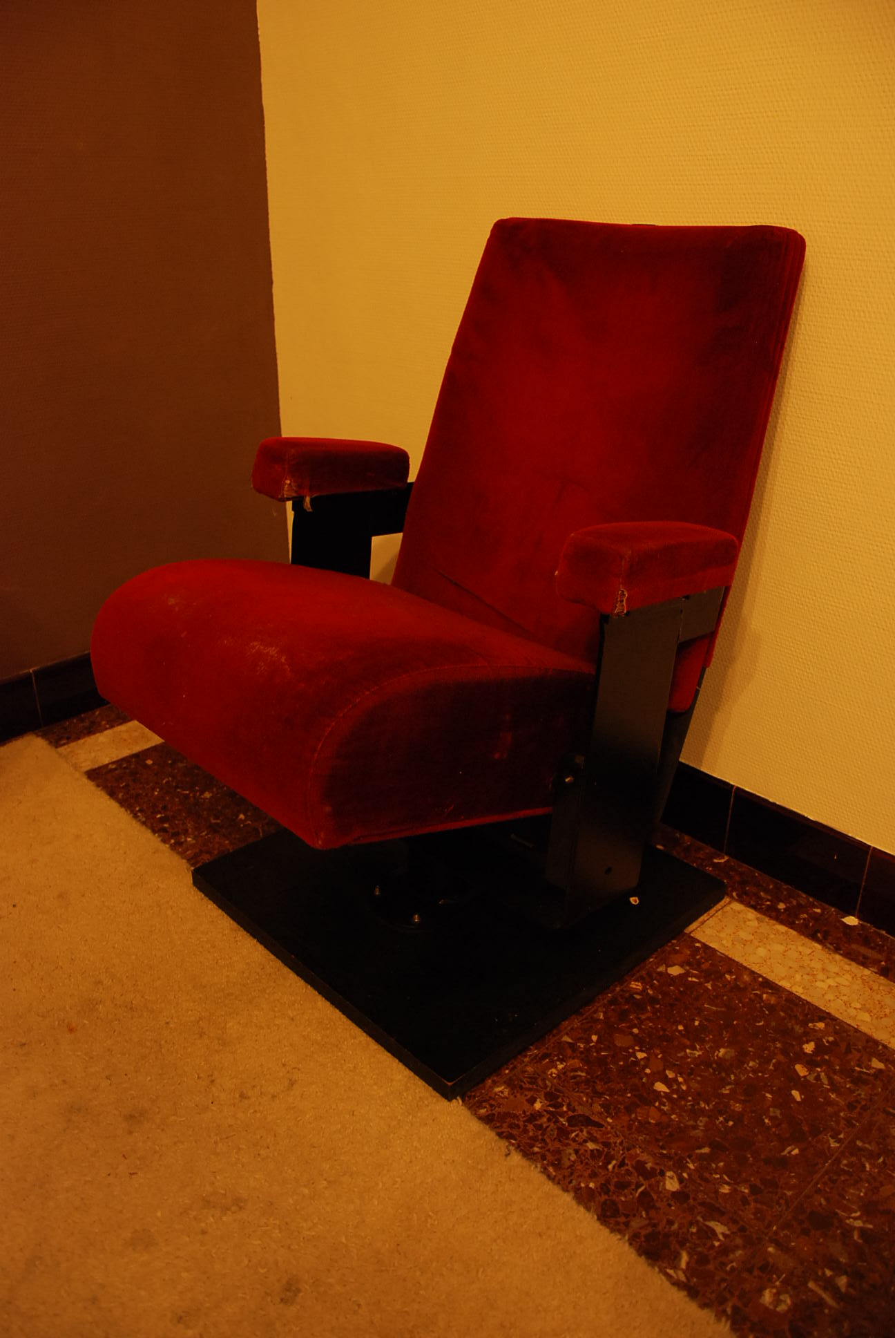 Antieke theaterstoelen
