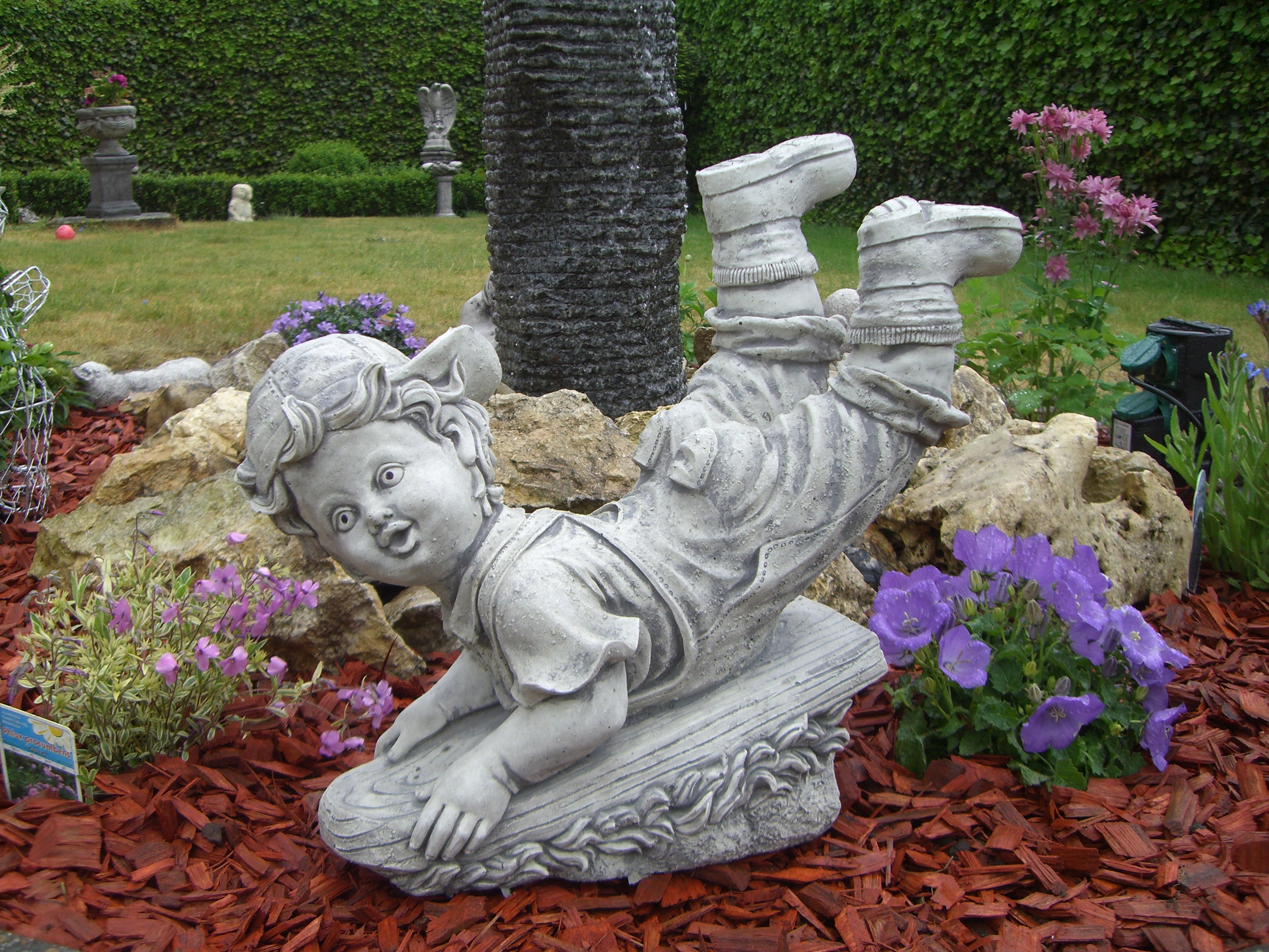 Tuinbeelden Brammeke bestaand uit beton 