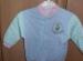 Foto 1 van Blauw vestje met groene mouwen (maat 80)