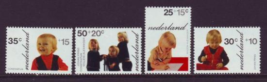 Nederland postfris nrs.972/75 
